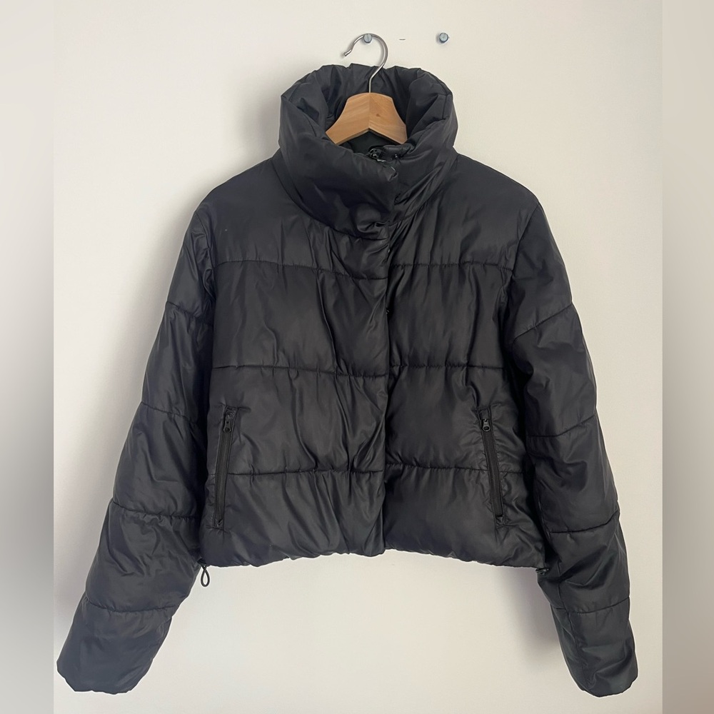 Alo Gold Rush Puffer Black